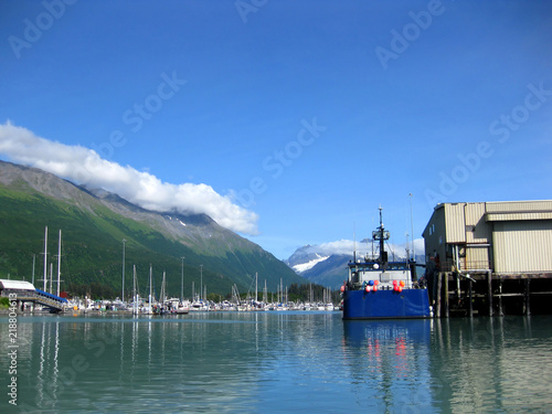 Fotografía Fishing Boat is docked in the Port of Valdez