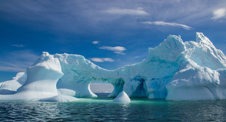 Poster Antarctica Dramatische ijsformaties kust Antarctica  © Arne