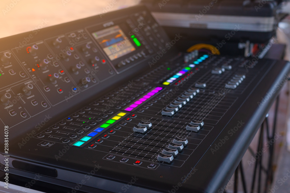 Audio sound mixer and amplifier equipment Audio sound mixer and amplifier equipment