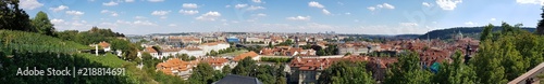 Panorama niesamowitej, starej, zabytkowej Pragi, stolicy Czech - pięknego państwa w Europie Środkowej