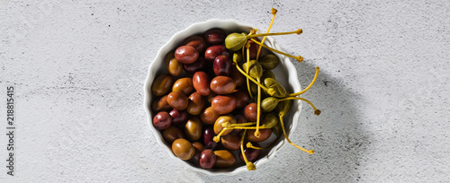 Tableau sur toile banner of tasty fresh Italian olives from the gaeta on the table