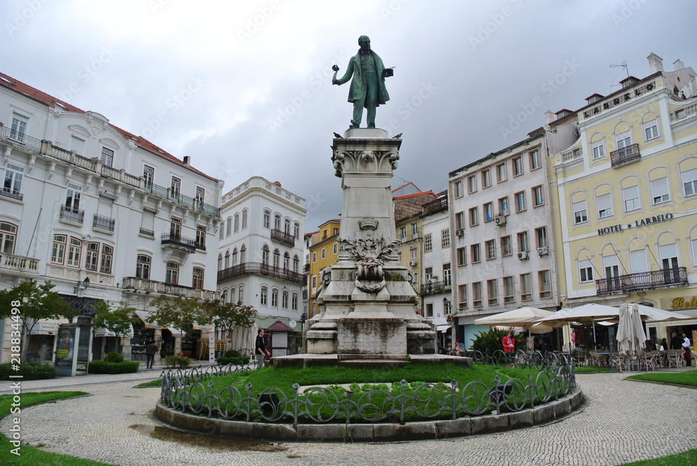 Fototapeta premium Coimbra Statue