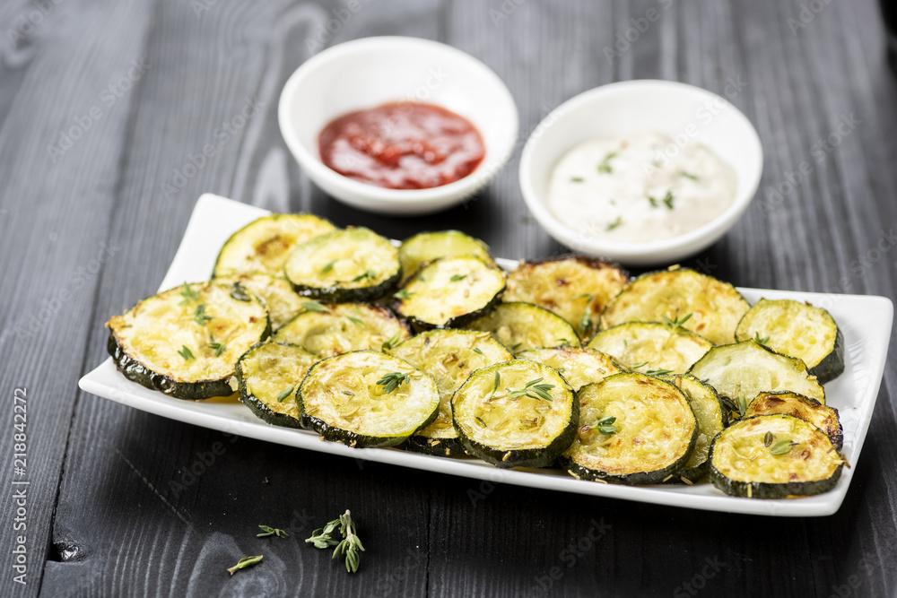 zucchini chips and sauces