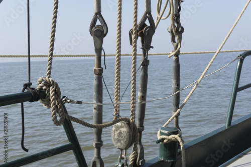 segelboot aussicht mit leinen