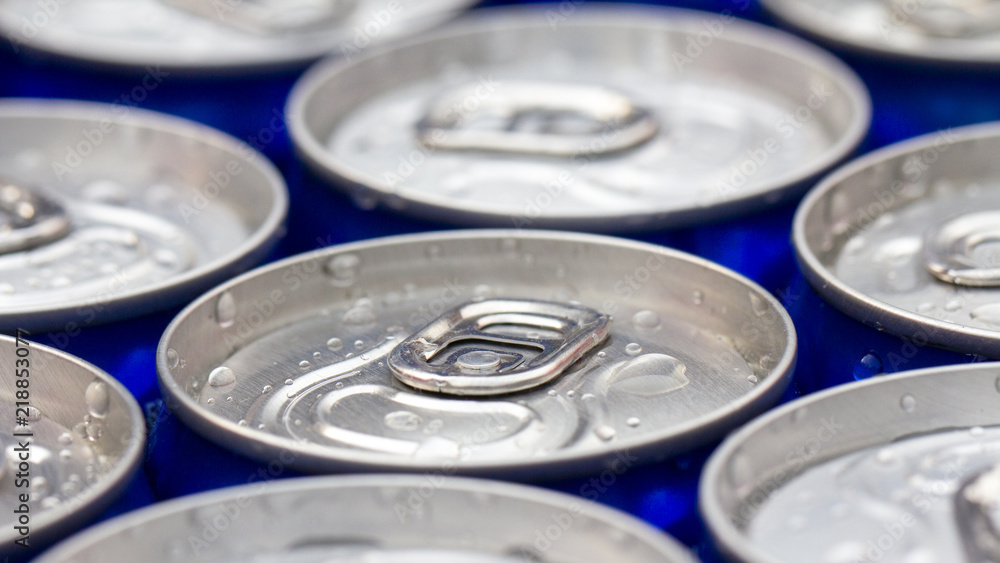 Pattern repeating of beer cans in alcohol and beverage department of superstore