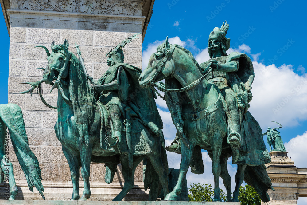 Budapest – Reiterstatuen des Heldendenkmals