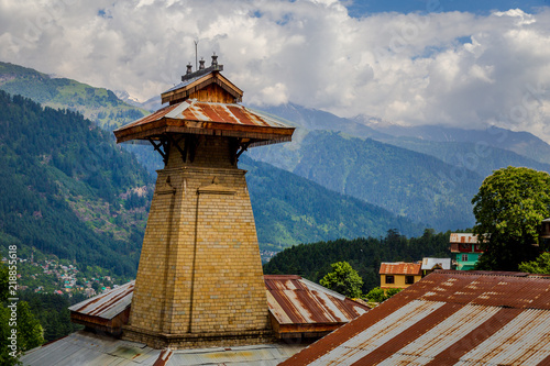 Wallpaper Mural Bâtiment traditionel Inde Tour clocher Brique Pierre bois architecture Torontodigital.ca