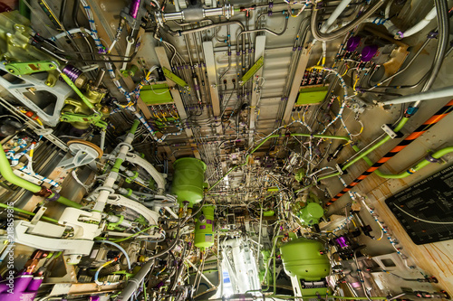 Aircraft's main landing gear compartment