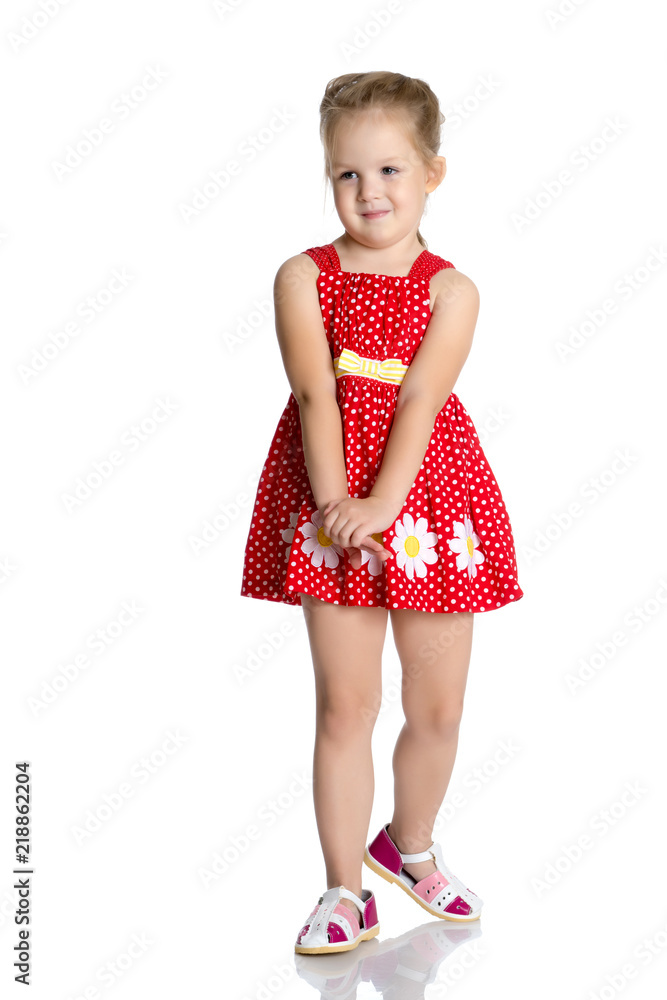 The little girl is full-length. The little girl is full-length.