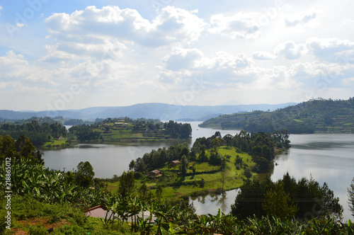 Blick auf den See / Lake Bunyonyi 3; Uganda