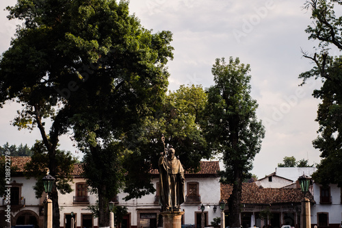 patzcuaro main square statue