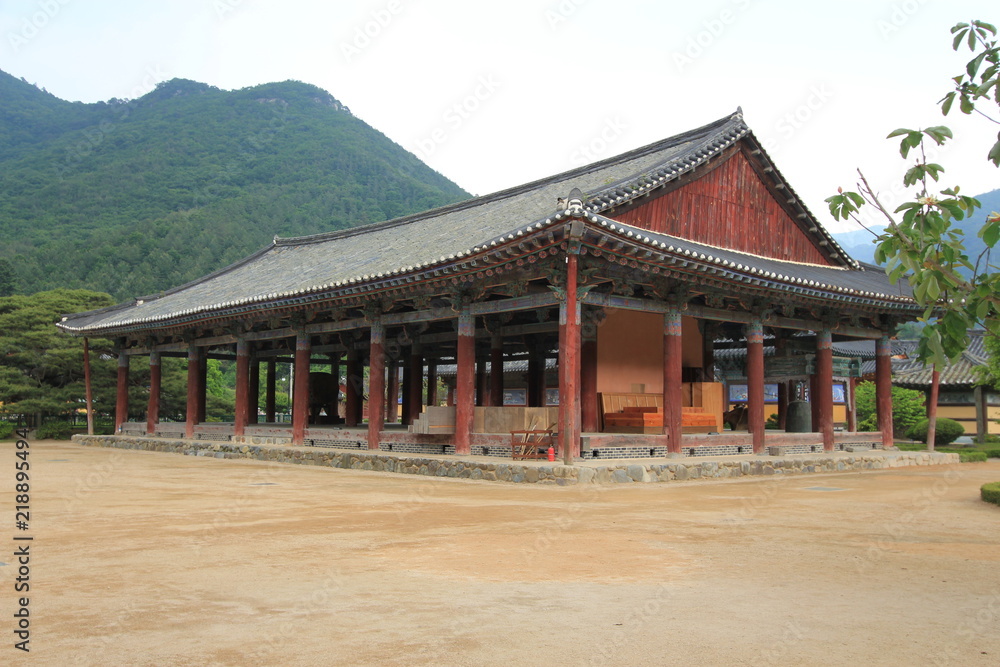 Fototapeta premium Unmunsa Buddhist Temple