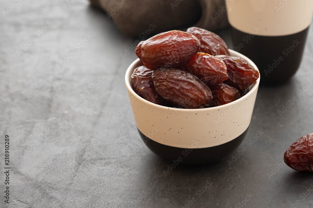 Fotografie Fresh Medjool Dates in a bowl