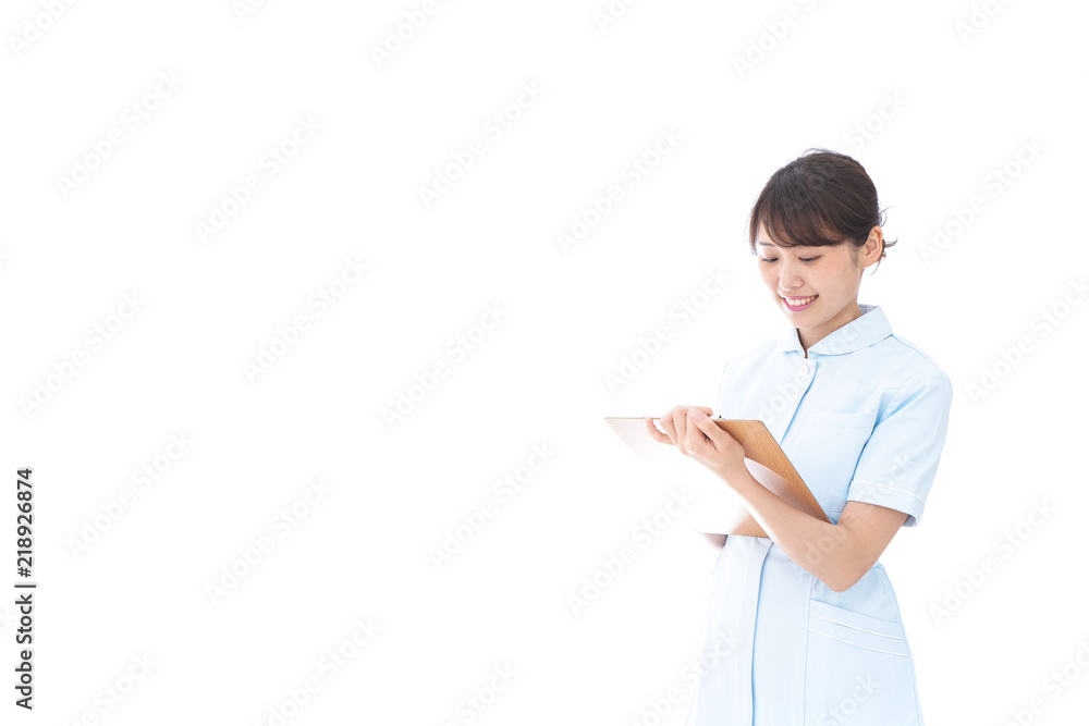 カルテを持つ看護師 カルテを持つ看護師