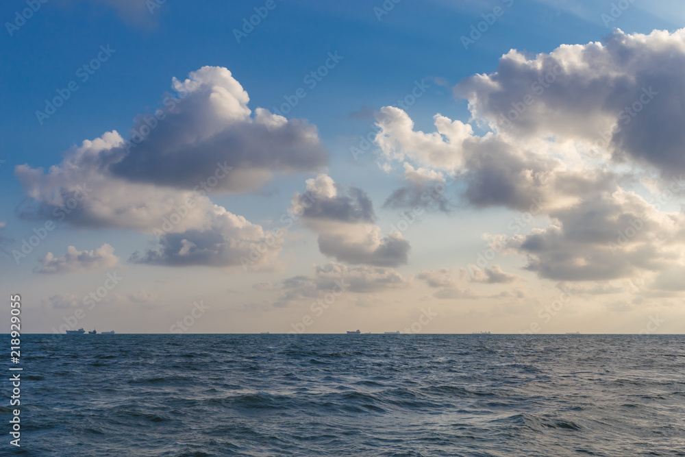 Obraz premium sand of beach with sunny sky