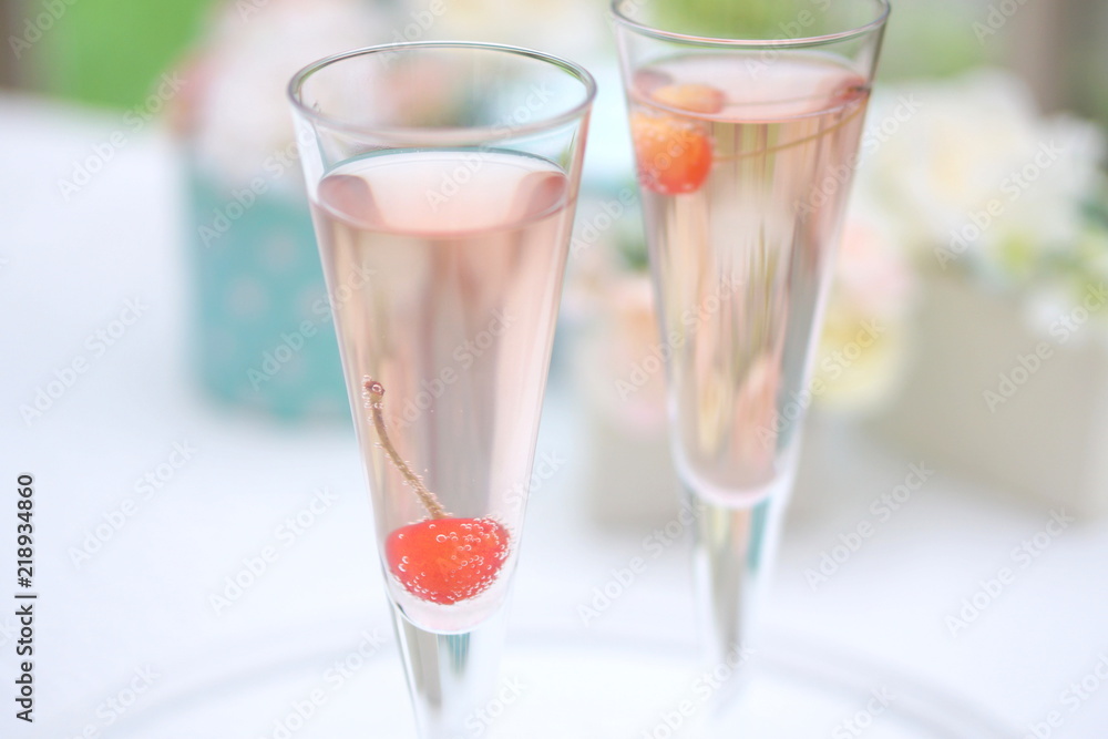 サクランボのシャンパン