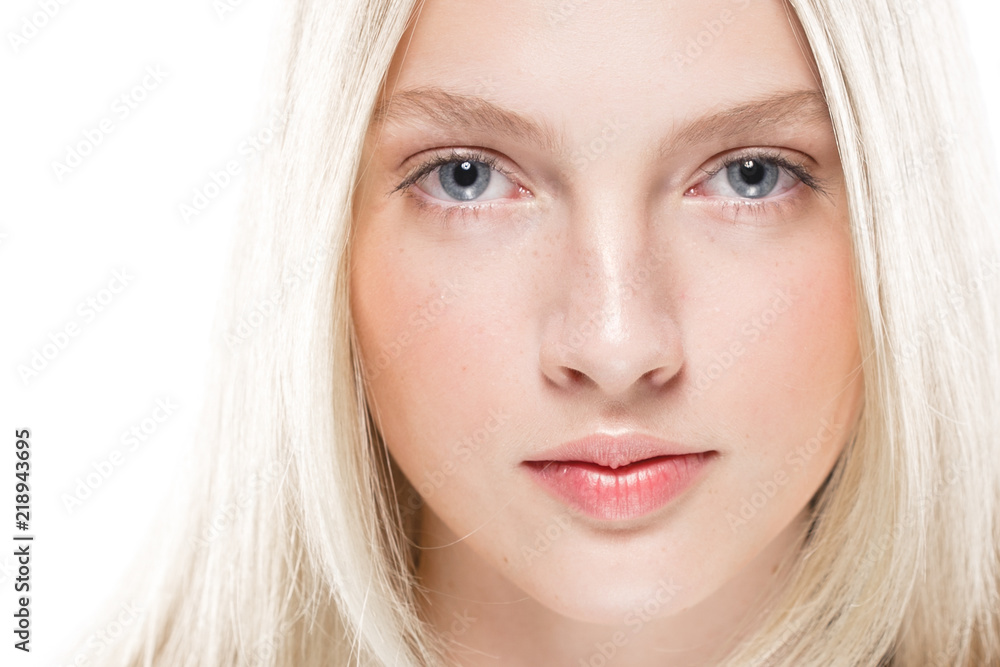 Closeup woman face with healthy skin beauty eyes and lips blonde beautiful girl Closeup woman face with healthy skin beauty eyes and lips blonde beautiful girl