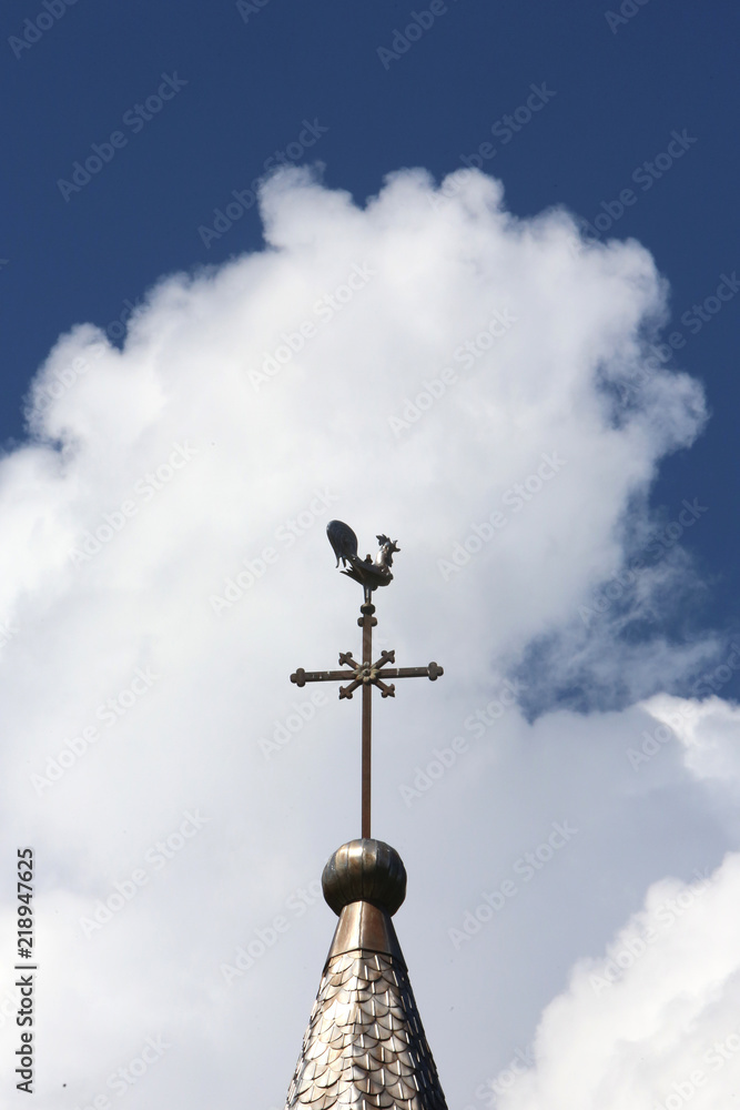 Girouette. Clocher. Eglise Notre-Dame de la Gorge. Les Contamines-Montjoie. / Weathercock. Bell tower. Church of Our Lady of the Gorge. Contamines-Montjoie.