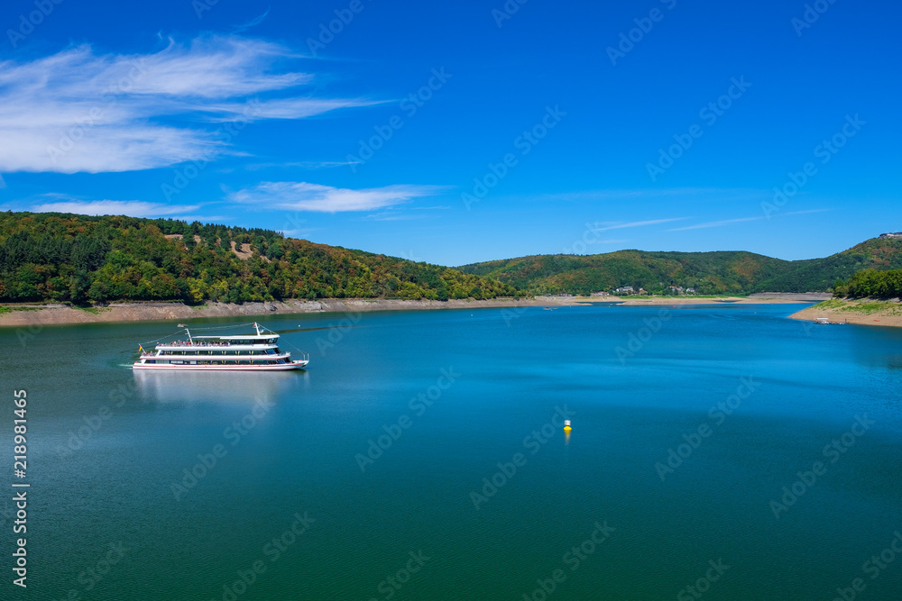 Obraz premium Der Edersee bei der Staumauer
