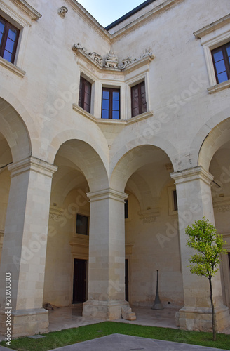 Obraz na płótnie Italy, Lecce, Duomo square, cloister of the Catholic seminary. View and architectural details. w salonie