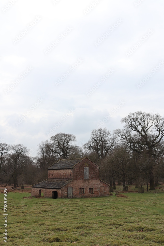 Obraz premium old farm house