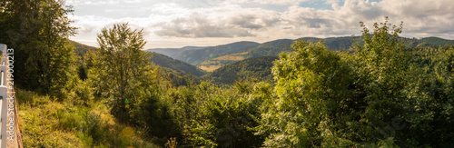 Vallée vosgienne vu depuis le hameau du Climont, commune française et montagne, Alsace, Vosges, France