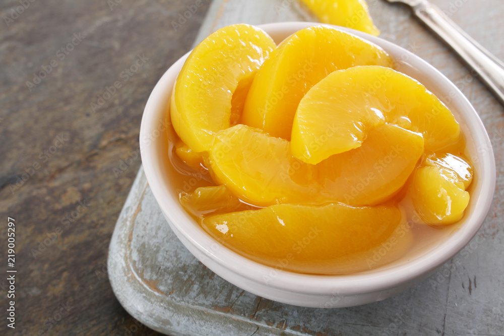 tinned peach slices in syrup tinned peach slices in syrup
