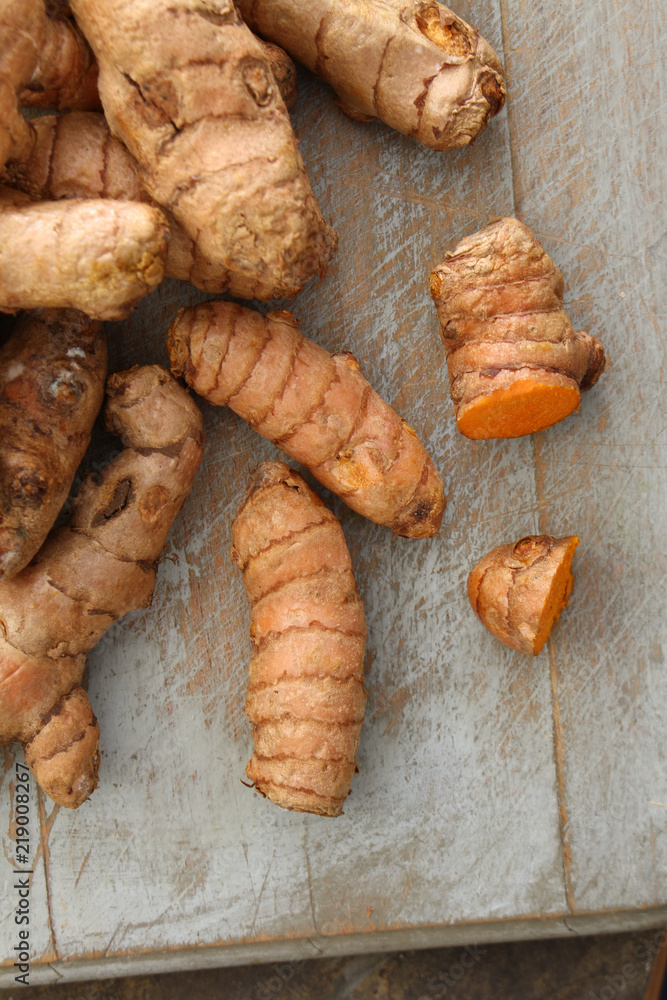 preparing fresh turmeric root