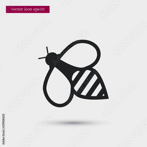 Bee icon. Simple gardening element illustration. Vector symbol design from agriculture collection. Can be used in web and mobile.