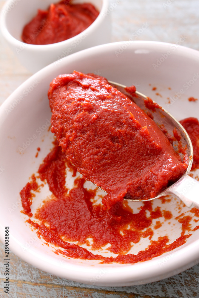 tomato puree paste