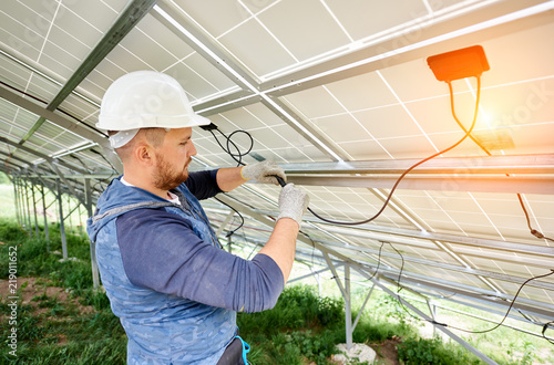 Obraz na płótnie Installing and wiring of stand-alone solar photo voltaic panel system