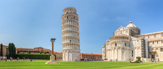 Fotobehang De scheve toren Panorama Pisa met scheve toren  © mmuenzl