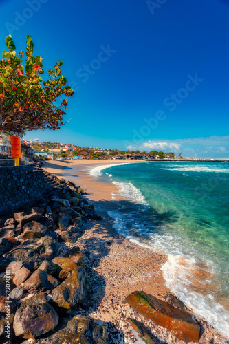 Plaża Czarnych Skał w Saint-Gilles-Les-Bains - Atrakcja turystyczna - Reunion Island