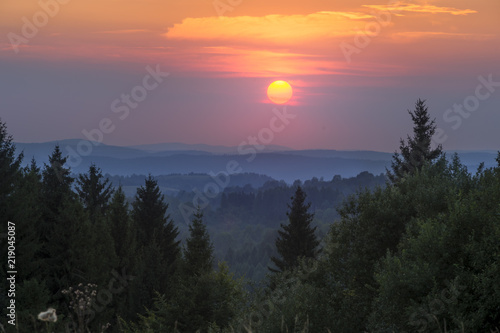 Fototapeta Naklejka Na Ścianę i Meble -  Zachód słońca w Bieszczadach