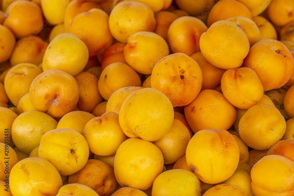 Fresh California apricots at a California farmer's market