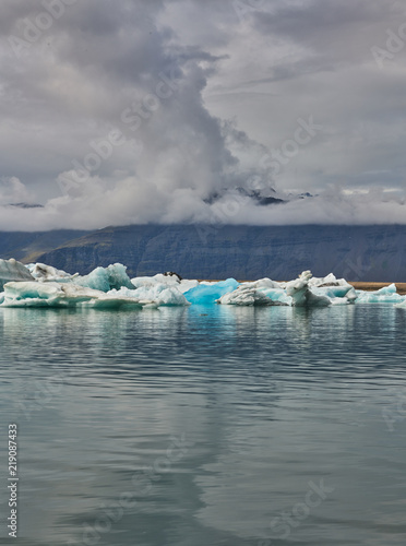 J  kuls  rl  n Glacier Lagoon. Iceland.