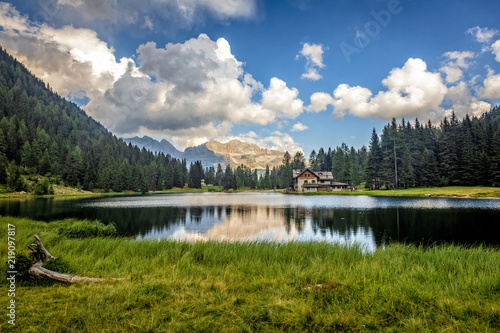 Fototapeta Naklejka Na Ścianę i Meble -  view of nambino lake italy