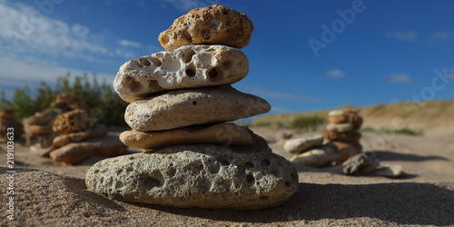 Steinturm am Strand von Nahmen photo