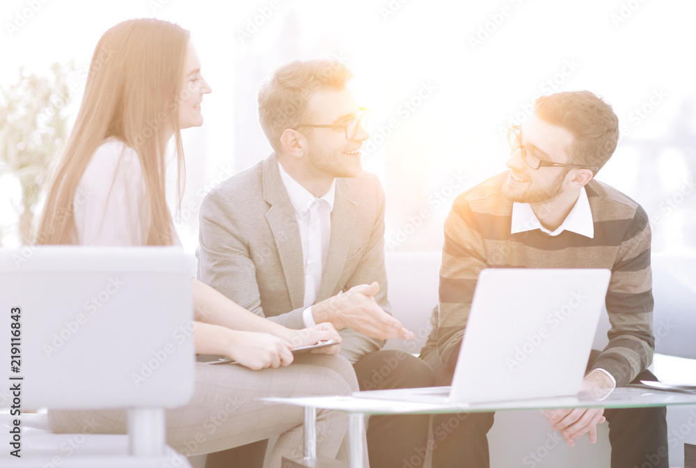 businessman discussing with business team ideas for a new business project businessman discussing with business team ideas for a new business project