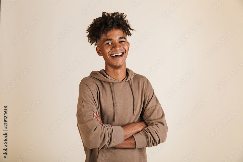 Obraz premium Portrait of a smiling young afro american man