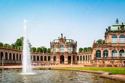 Obraz na płótnie Zwinger Palace Dresden, famous historical baroque building with museum in Germany w salonie