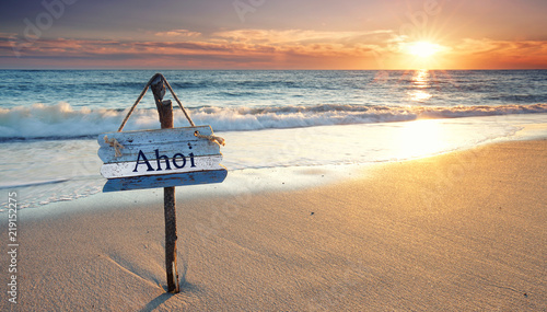 Tableau sur toile romantischer Sonnenuntergang am Meer