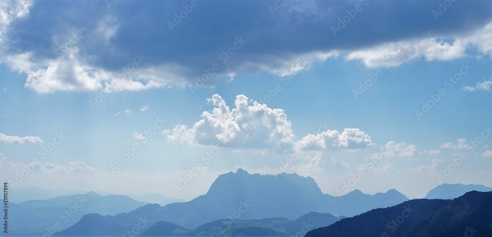 Fototapeta premium Himmel mit Wolken