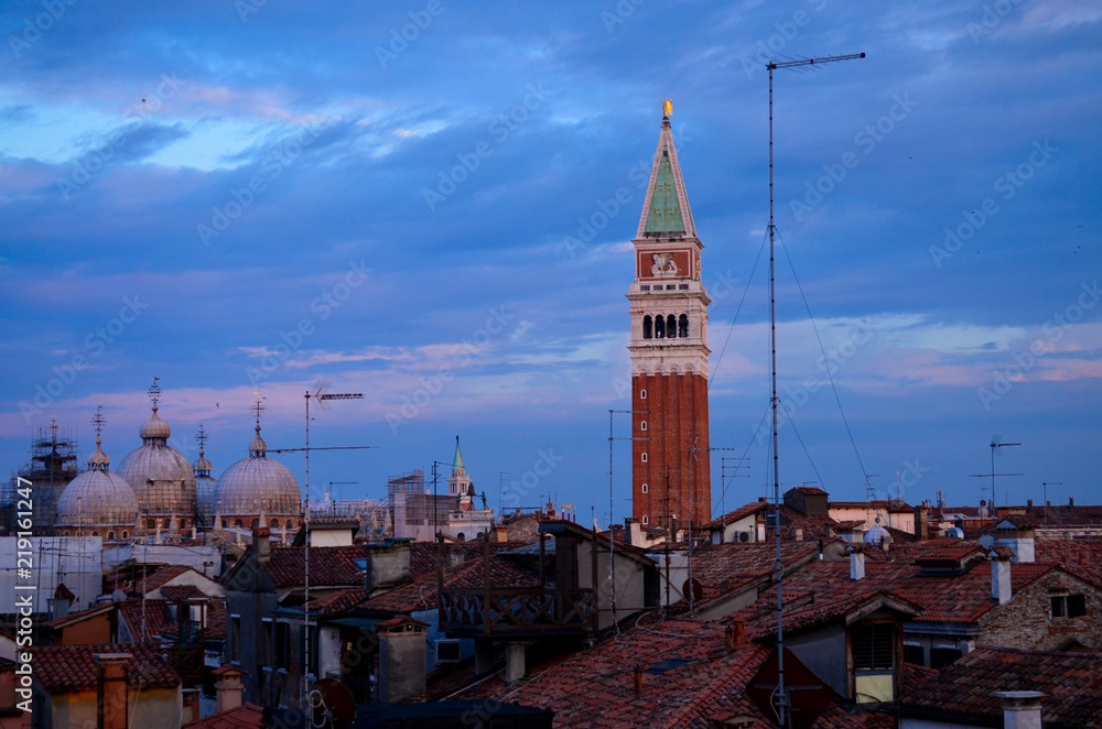 Fototapeta premium Sunset over the roofs