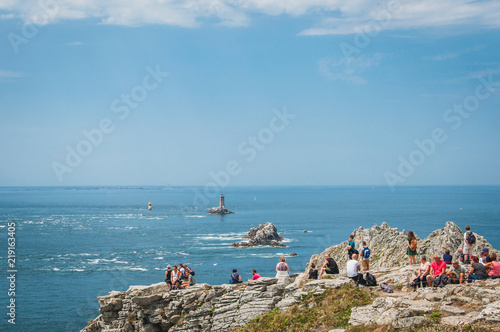 La pointe du raz en bretagne avec ces falaises et son phare