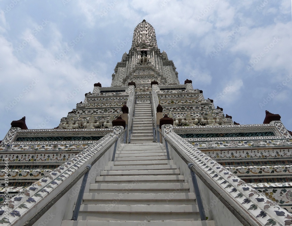 Stairs to Even - Wat Arun Ratchawaram 