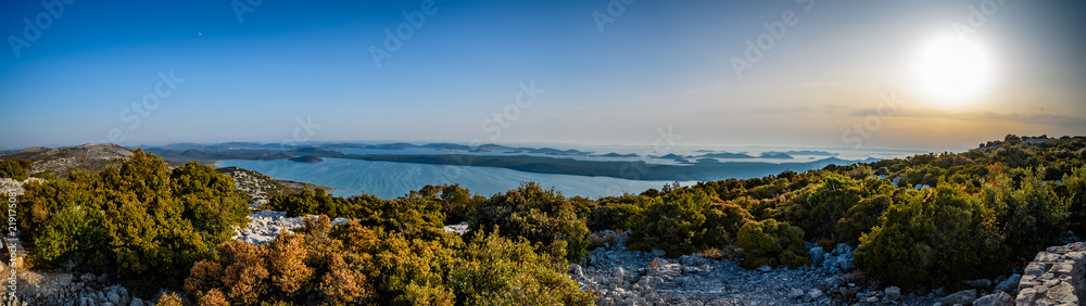 Panorama Kornaten vom Berg aus mit Vransko See