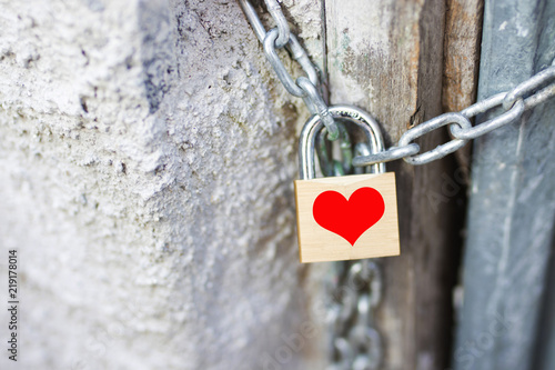 Canvas Print message of love in the padlock closed with chain
