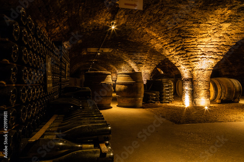Les caves Patriarche de Beaune, en Côte-d'or, les plus grandes caves de Bourgogne photo