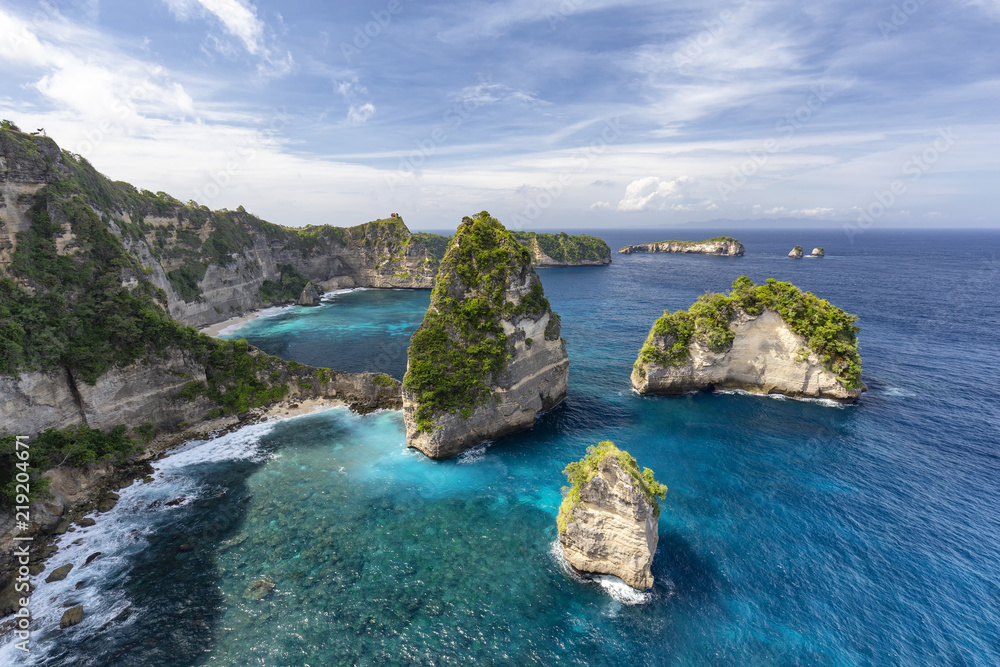 Small islands off of Nusa Penida known as Raja Lima or the five kings in Indonesia.